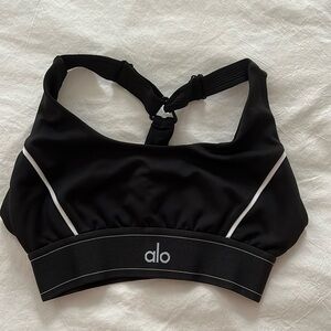 Alo Yoga Suit Up Airlift sports bra
